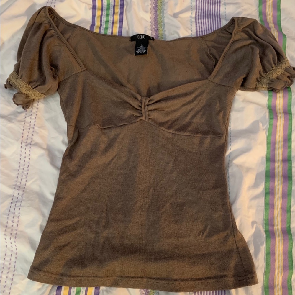 Off the shoulder cropped shirt
